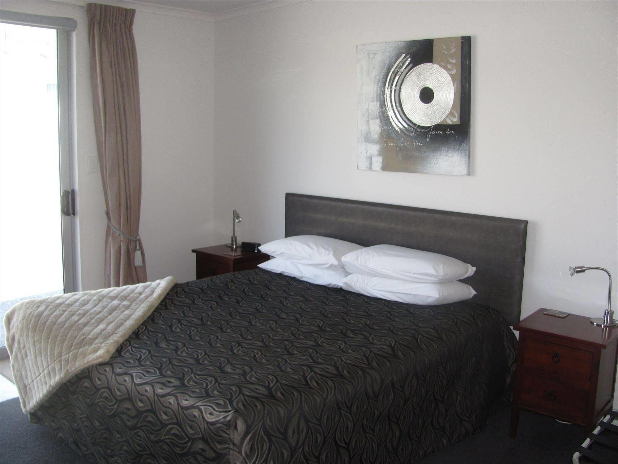Two Tree Lodge Blenheim Bagian luar foto