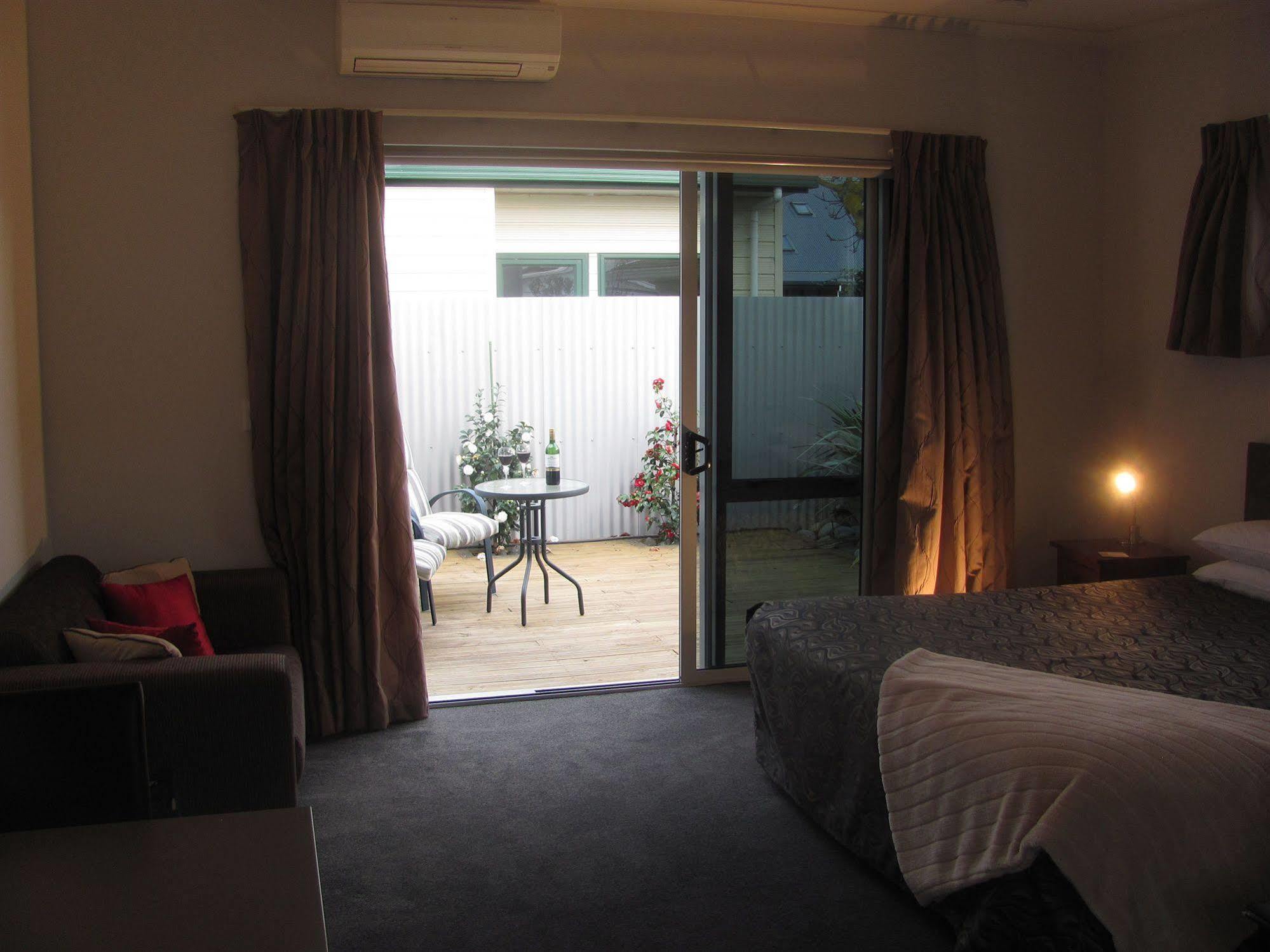 Two Tree Lodge Blenheim Bagian luar foto